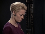 extant_StarTrek_VOY_6x12-BlinkOfAnEye_01482.jpg
