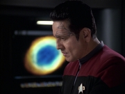 extant_StarTrek_VOY_6x12-BlinkOfAnEye_01485.jpg