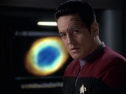 extant_StarTrek_VOY_6x12-BlinkOfAnEye_01492.jpg