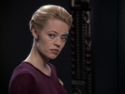 extant_StarTrek_VOY_6x12-BlinkOfAnEye_01497.jpg