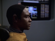 extant_StarTrek_VOY_6x12-BlinkOfAnEye_01500.jpg