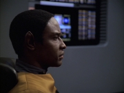 extant_StarTrek_VOY_6x12-BlinkOfAnEye_01501.jpg