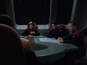 extant_StarTrek_VOY_6x12-BlinkOfAnEye_01547.jpg