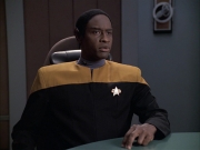 extant_StarTrek_VOY_6x12-BlinkOfAnEye_01565.jpg