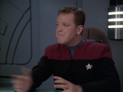 extant_StarTrek_VOY_6x12-BlinkOfAnEye_01569.jpg