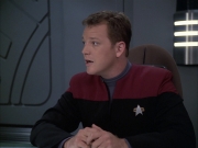 extant_StarTrek_VOY_6x12-BlinkOfAnEye_01586.jpg