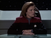 extant_StarTrek_VOY_6x12-BlinkOfAnEye_01589.jpg