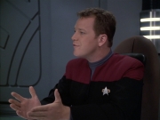 extant_StarTrek_VOY_6x12-BlinkOfAnEye_01603.jpg