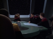 extant_StarTrek_VOY_6x12-BlinkOfAnEye_01609.jpg