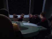 extant_StarTrek_VOY_6x12-BlinkOfAnEye_01610.jpg