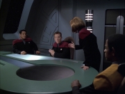extant_StarTrek_VOY_6x12-BlinkOfAnEye_01625.jpg