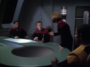 extant_StarTrek_VOY_6x12-BlinkOfAnEye_01626.jpg