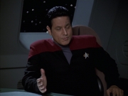 extant_StarTrek_VOY_6x12-BlinkOfAnEye_01640.jpg
