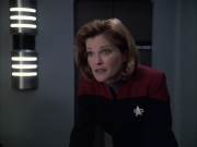 extant_StarTrek_VOY_6x12-BlinkOfAnEye_01647.jpg