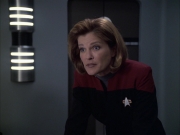 extant_StarTrek_VOY_6x12-BlinkOfAnEye_01648.jpg