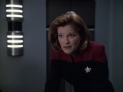 extant_StarTrek_VOY_6x12-BlinkOfAnEye_01650.jpg
