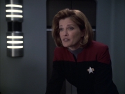 extant_StarTrek_VOY_6x12-BlinkOfAnEye_01653.jpg