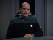 extant_StarTrek_VOY_6x12-BlinkOfAnEye_01655.jpg
