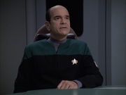 extant_StarTrek_VOY_6x12-BlinkOfAnEye_01656.jpg