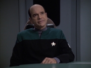 extant_StarTrek_VOY_6x12-BlinkOfAnEye_01660.jpg