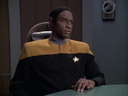 extant_StarTrek_VOY_6x12-BlinkOfAnEye_01661.jpg
