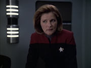 extant_StarTrek_VOY_6x12-BlinkOfAnEye_01665.jpg