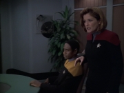 extant_StarTrek_VOY_6x12-BlinkOfAnEye_01673.jpg