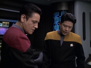 extant_StarTrek_VOY_6x12-BlinkOfAnEye_01691.jpg