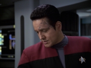 extant_StarTrek_VOY_6x12-BlinkOfAnEye_01702.jpg