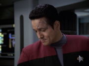 extant_StarTrek_VOY_6x12-BlinkOfAnEye_01704.jpg