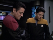 extant_StarTrek_VOY_6x12-BlinkOfAnEye_01709.jpg
