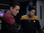 extant_StarTrek_VOY_6x12-BlinkOfAnEye_01722.jpg