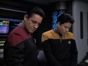 extant_StarTrek_VOY_6x12-BlinkOfAnEye_01727.jpg