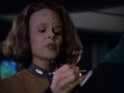 extant_StarTrek_VOY_6x12-BlinkOfAnEye_01766.jpg