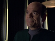 extant_StarTrek_VOY_6x12-BlinkOfAnEye_01777.jpg