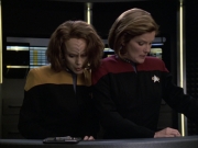 extant_StarTrek_VOY_6x12-BlinkOfAnEye_01815.jpg