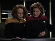 extant_StarTrek_VOY_6x12-BlinkOfAnEye_01817.jpg