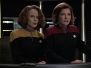 extant_StarTrek_VOY_6x12-BlinkOfAnEye_01830.jpg