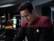 extant_StarTrek_VOY_6x12-BlinkOfAnEye_01865.jpg