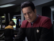 extant_StarTrek_VOY_6x12-BlinkOfAnEye_01870.jpg