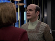extant_StarTrek_VOY_6x12-BlinkOfAnEye_01928.jpg