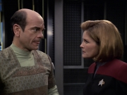 extant_StarTrek_VOY_6x12-BlinkOfAnEye_01943.jpg