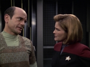 extant_StarTrek_VOY_6x12-BlinkOfAnEye_01949.jpg