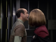extant_StarTrek_VOY_6x12-BlinkOfAnEye_01951.jpg