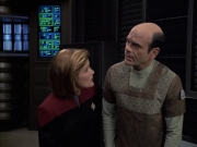 extant_StarTrek_VOY_6x12-BlinkOfAnEye_01970.jpg