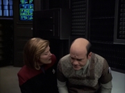 extant_StarTrek_VOY_6x12-BlinkOfAnEye_01971.jpg