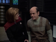 extant_StarTrek_VOY_6x12-BlinkOfAnEye_01974.jpg