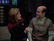 extant_StarTrek_VOY_6x12-BlinkOfAnEye_01993.jpg