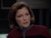 extant_StarTrek_VOY_6x12-BlinkOfAnEye_02027.jpg