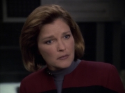 extant_StarTrek_VOY_6x12-BlinkOfAnEye_02028.jpg
